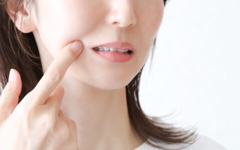「歯ぐきの腫れ、見過ごしていませんか？―実は“血管の病気”のサインかもしれません」