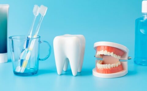 歯が痛くなる主な原因と一時的な対処方法